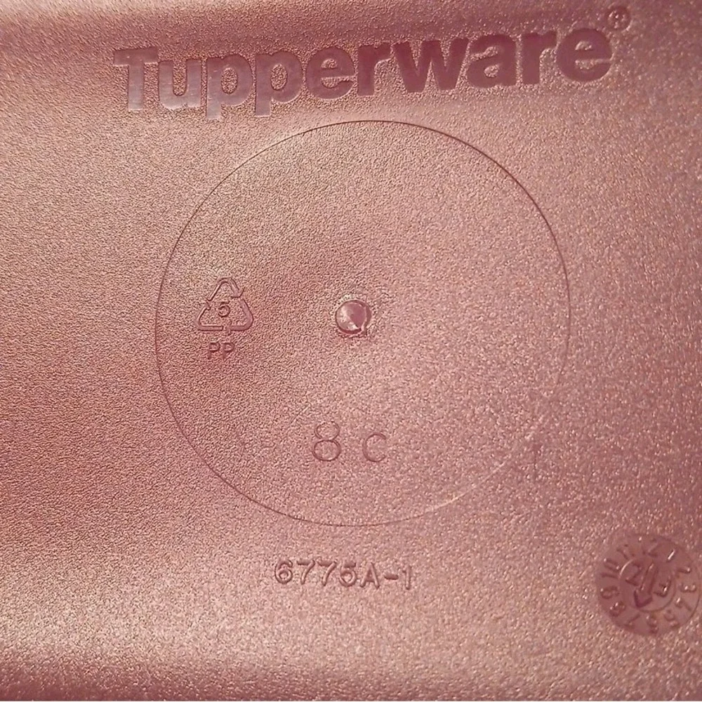 Tupperware Microwave 8 Cup Pasta Spaghetti Maker Cook Toss Strain Purple 6775A-1
